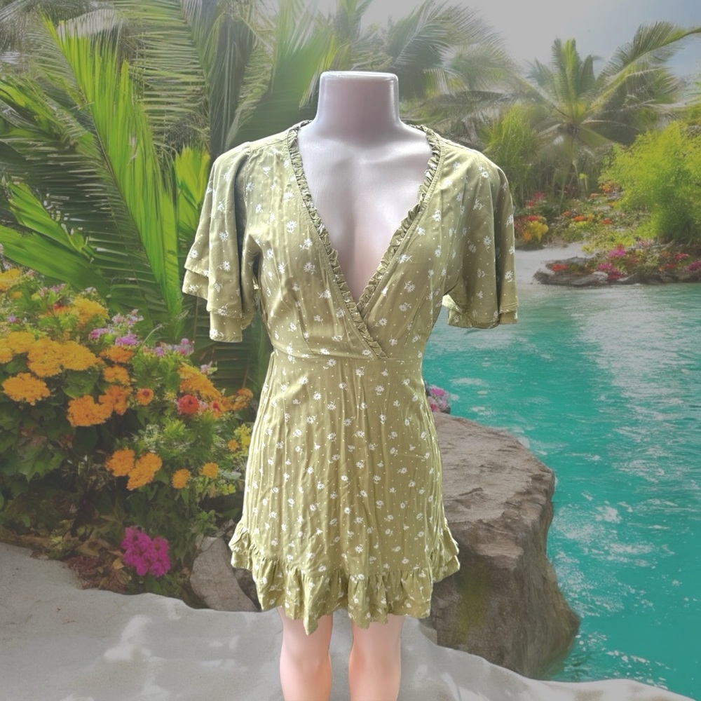 Billabong x The Salty Blonde collaboration In Bloom Dress Size Small